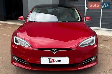 Лифтбек Tesla Model S 2017 в Киеве фото 3 Лифтбек Tesla Model S 2017 в Киеве