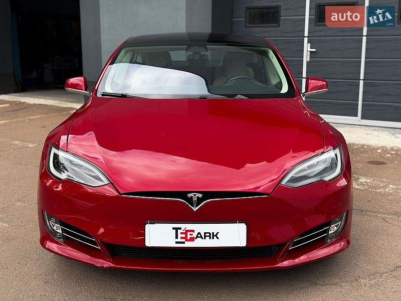 Лифтбек Tesla Model S 2017 в Киеве фото 3 Лифтбек Tesla Model S 2017 в Киеве