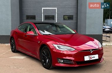Лифтбек Tesla Model S 2017 в Киеве фото 12 Лифтбек Tesla Model S 2017 в Киеве