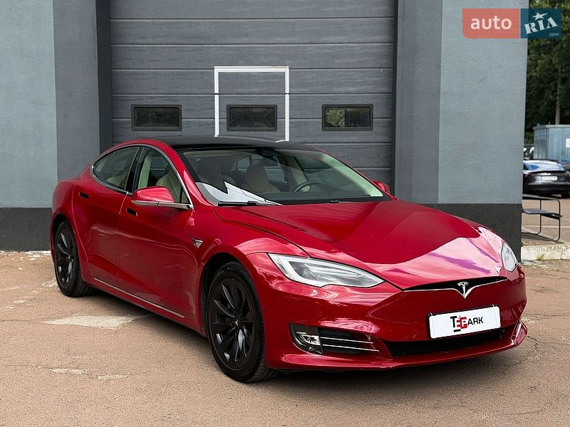 Лифтбек Tesla Model S 2017 в Киеве фото 12 Лифтбек Tesla Model S 2017 в Киеве