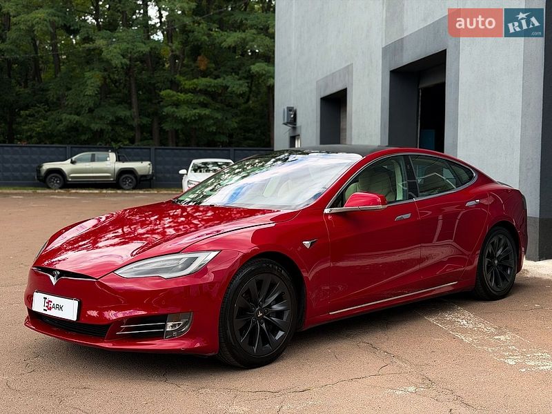 Лифтбек Tesla Model S 2017 в Киеве фото 4 Лифтбек Tesla Model S 2017 в Киеве