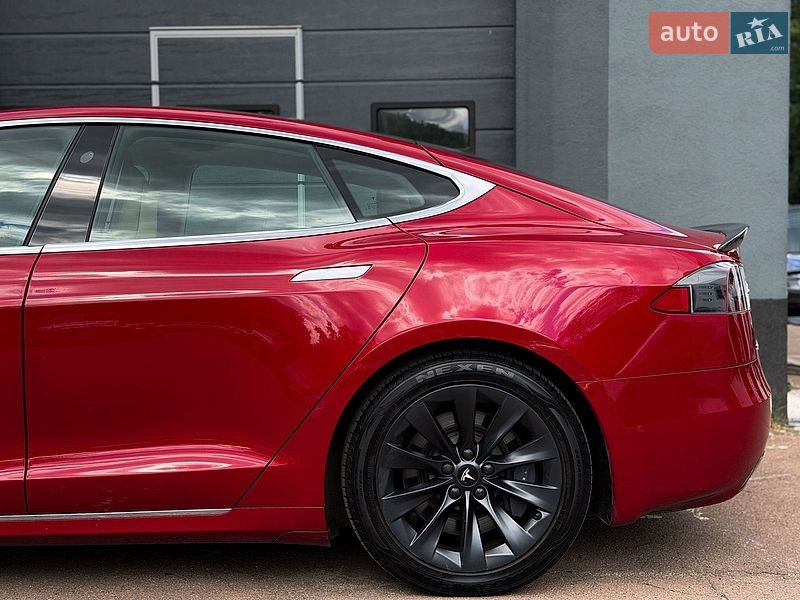 Лифтбек Tesla Model S 2017 в Киеве фото 7 Лифтбек Tesla Model S 2017 в Киеве