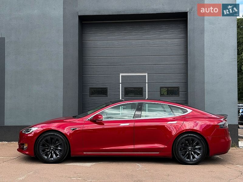Лифтбек Tesla Model S 2017 в Киеве фото 6 Лифтбек Tesla Model S 2017 в Киеве