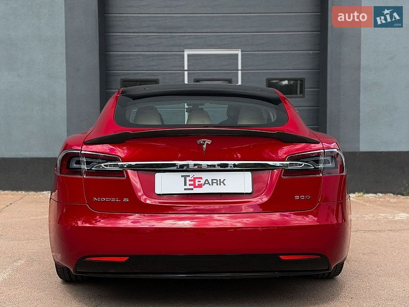Лифтбек Tesla Model S 2017 в Киеве фото 9 Лифтбек Tesla Model S 2017 в Киеве