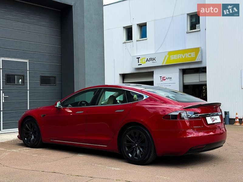 Лифтбек Tesla Model S 2017 в Киеве фото 8 Лифтбек Tesla Model S 2017 в Киеве