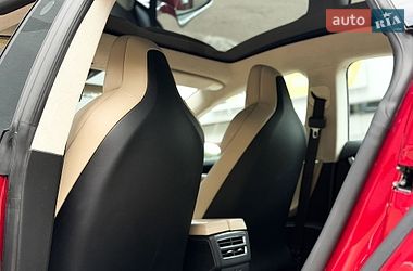 Лифтбек Tesla Model S 2017 в Киеве фото 17 Лифтбек Tesla Model S 2017 в Киеве