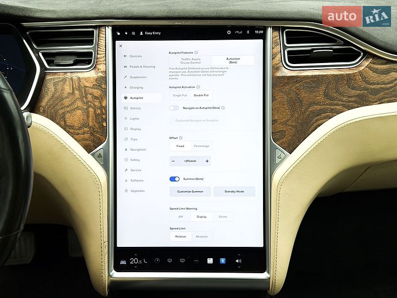 Лифтбек Tesla Model S 2017 в Киеве фото 24 Лифтбек Tesla Model S 2017 в Киеве