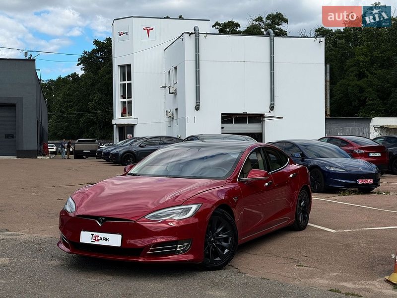 Лифтбек Tesla Model S 2017 в Киеве фото 2 Лифтбек Tesla Model S 2017 в Киеве