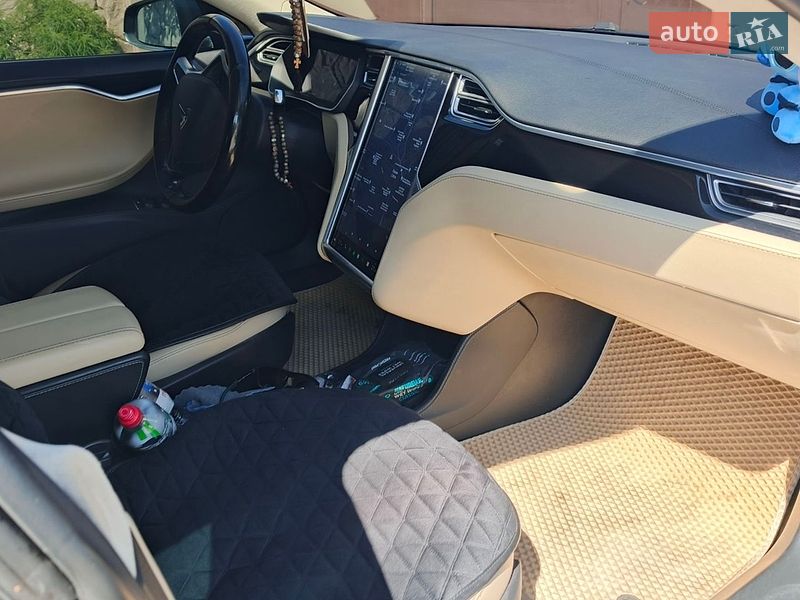 Лифтбек Tesla Model S 2014 в Запорожье