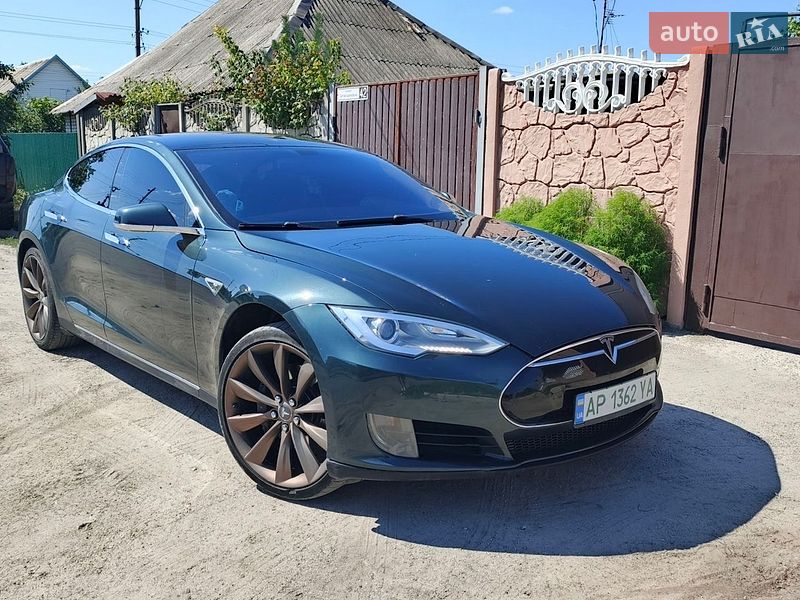 Лифтбек Tesla Model S 2014 в Запорожье