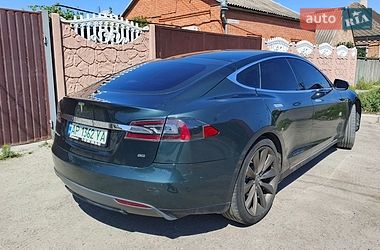 Лифтбек Tesla Model S 2014 в Запорожье