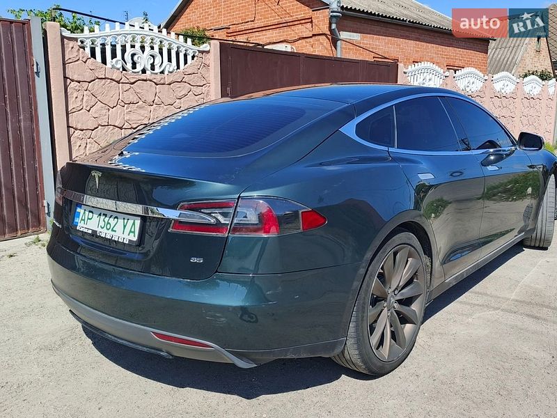 Лифтбек Tesla Model S 2014 в Запорожье