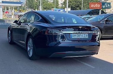 Лифтбек Tesla Model S 2015 в Киеве