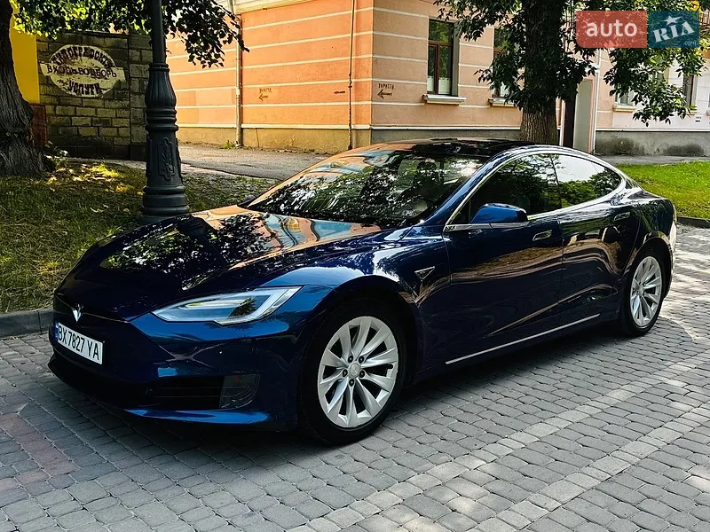 Tesla Model S 2016