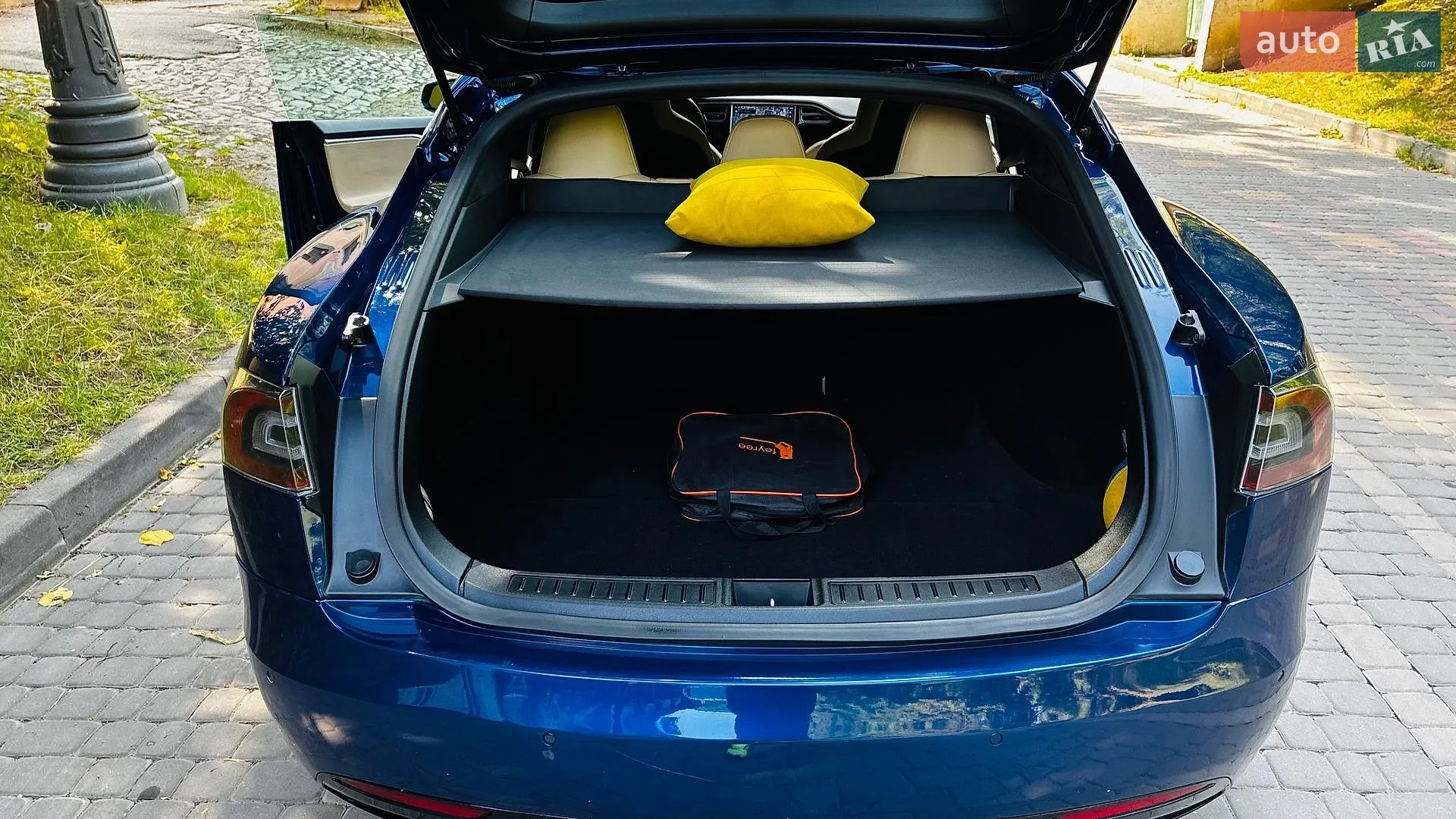 2016 Tesla Model S - мініатюра 4