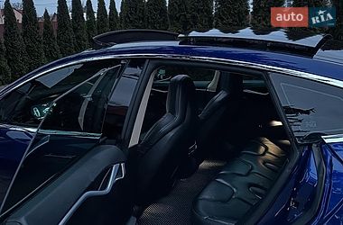 Лифтбек Tesla Model S 2016 в Львове