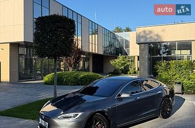 Лифтбек Tesla Model S 2017 в Киеве