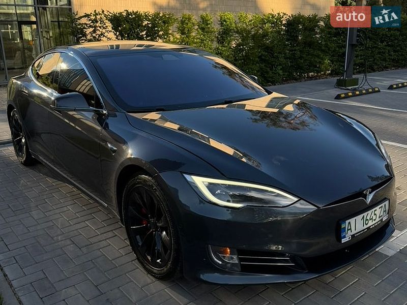 Ліфтбек Tesla Model S 2017 в Києві