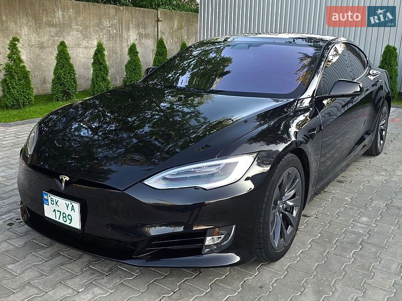 Tesla Model S 2018