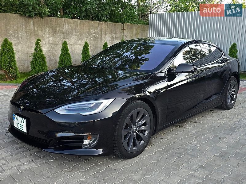 Ліфтбек Tesla Model S 2018 в Костопілі фото 2 Ліфтбек Tesla Model S 2018 в Костопілі