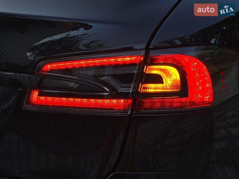 Ліфтбек Tesla Model S 2018 в Костопілі фото 26 Ліфтбек Tesla Model S 2018 в Костопілі
