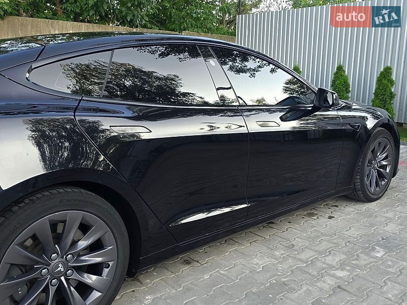 Ліфтбек Tesla Model S 2018 в Костопілі фото 34 Ліфтбек Tesla Model S 2018 в Костопілі