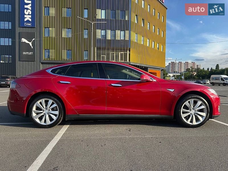 Ліфтбек Tesla Model S 2015 в Києві фото 2 Ліфтбек Tesla Model S 2015 в Києві