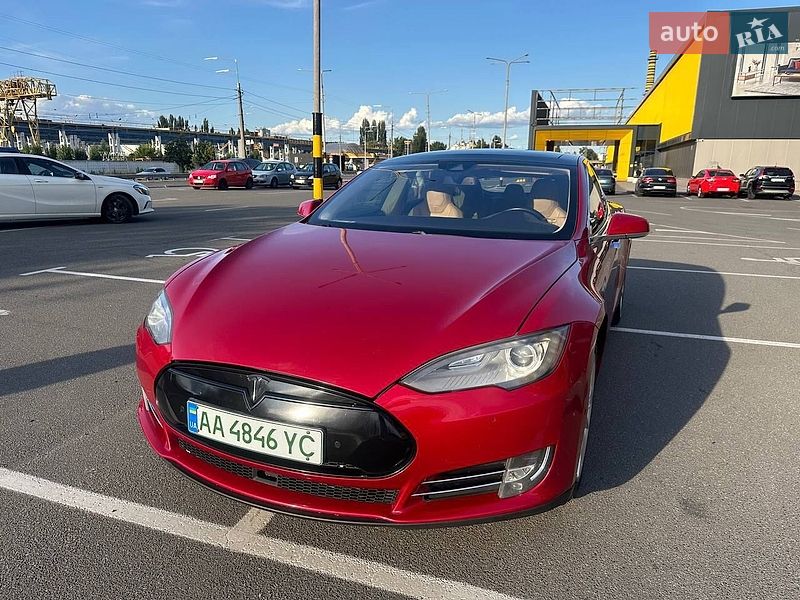 Ліфтбек Tesla Model S 2015 в Києві фото 3 Ліфтбек Tesla Model S 2015 в Києві