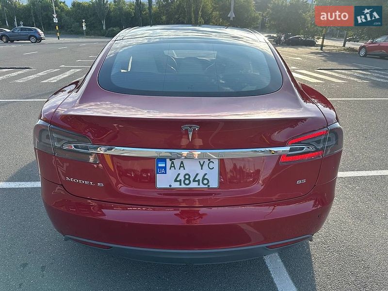Ліфтбек Tesla Model S 2015 в Києві фото 5 Ліфтбек Tesla Model S 2015 в Києві