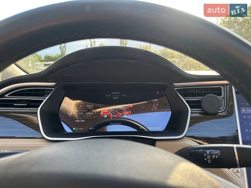 Ліфтбек Tesla Model S 2015 в Києві фото 19 Ліфтбек Tesla Model S 2015 в Києві