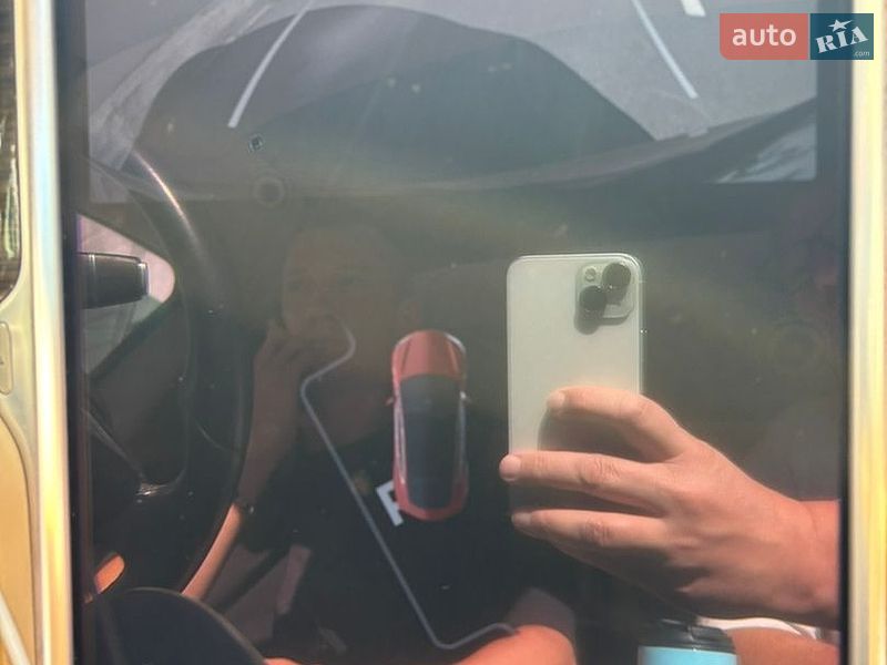 Ліфтбек Tesla Model S 2015 в Києві фото 21 Ліфтбек Tesla Model S 2015 в Києві