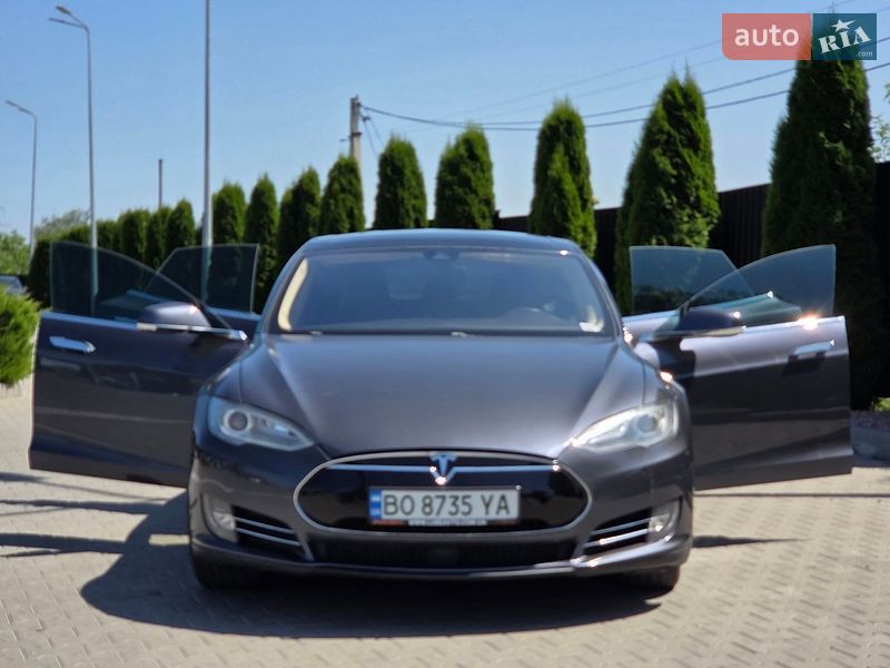 Лифтбек Tesla Model S 2014 в Тернополе