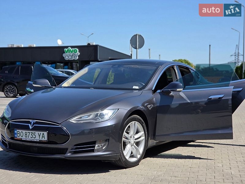 Лифтбек Tesla Model S 2014 в Тернополе