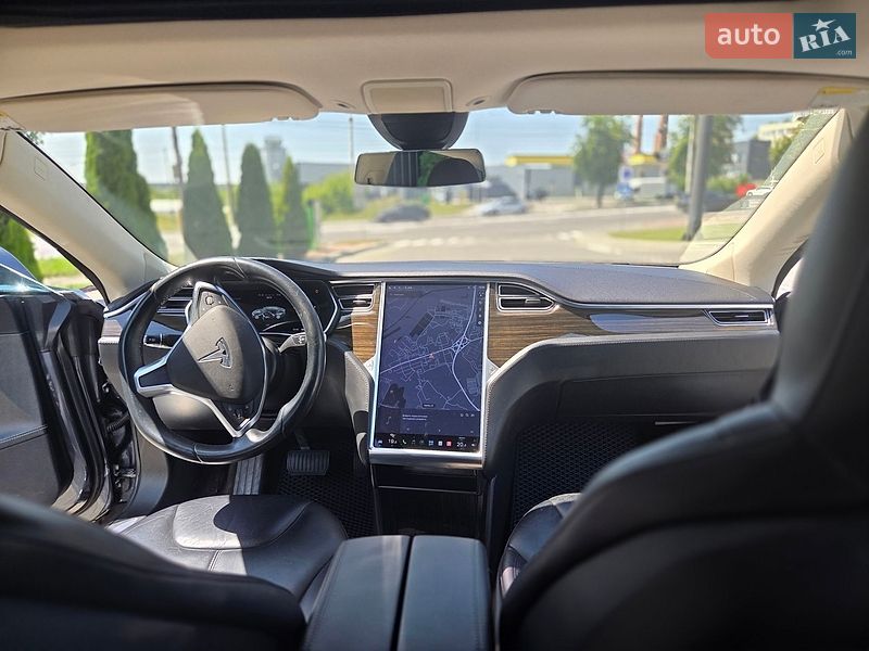 Лифтбек Tesla Model S 2014 в Тернополе