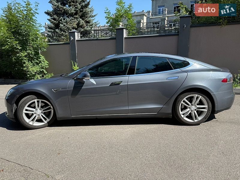 Лифтбек Tesla Model S 2013 в Харькове