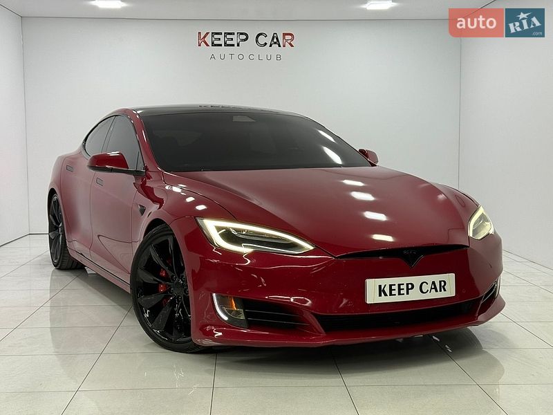 Tesla Model S 2020