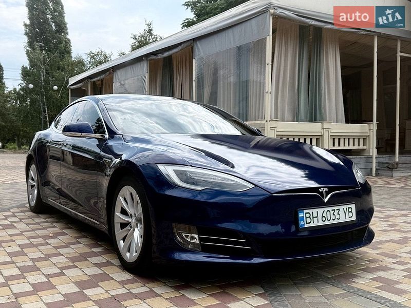 Лифтбек Tesla Model S 2016 в Одессе