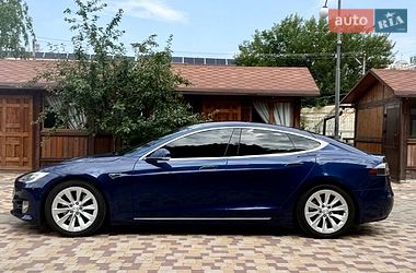 Лифтбек Tesla Model S 2016 в Одессе