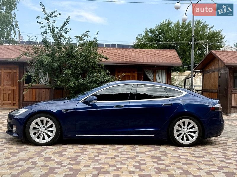 Лифтбек Tesla Model S 2016 в Одессе