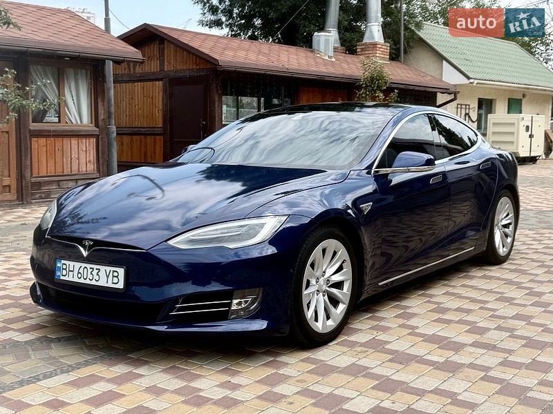 Лифтбек Tesla Model S 2016 в Одессе