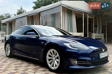 Лифтбек Tesla Model S 2016 в Одессе