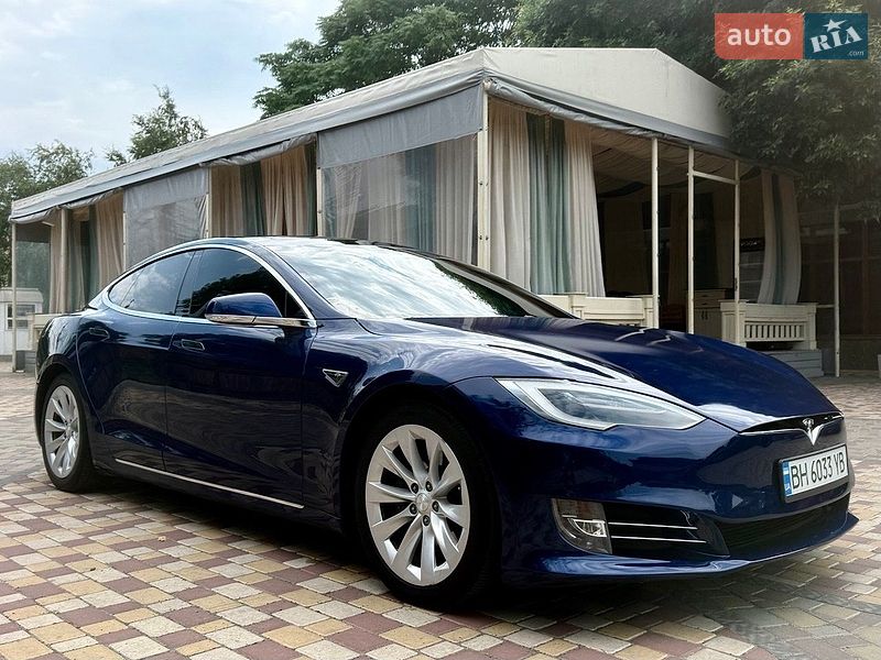 Лифтбек Tesla Model S 2016 в Одессе