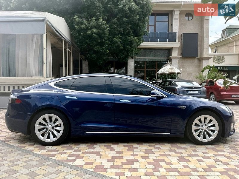 Лифтбек Tesla Model S 2016 в Одессе