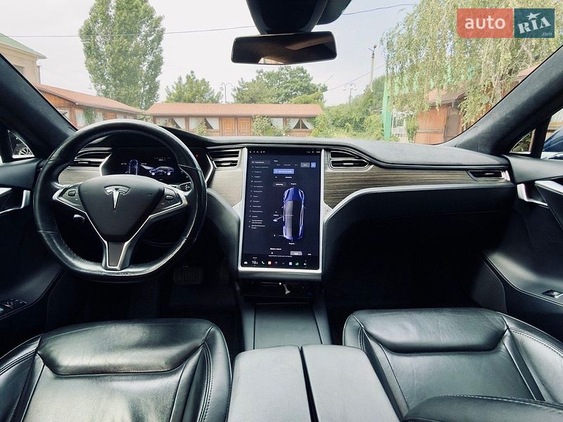 Лифтбек Tesla Model S 2016 в Одессе