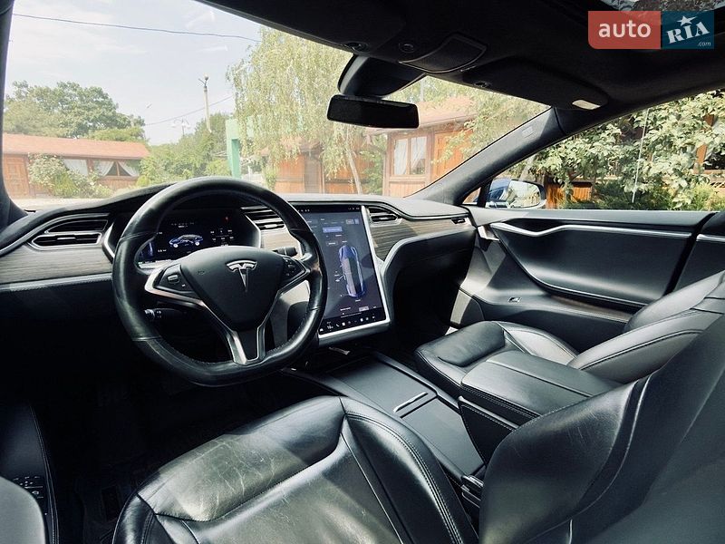 Лифтбек Tesla Model S 2016 в Одессе