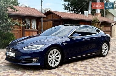 Лифтбек Tesla Model S 2016 в Одессе