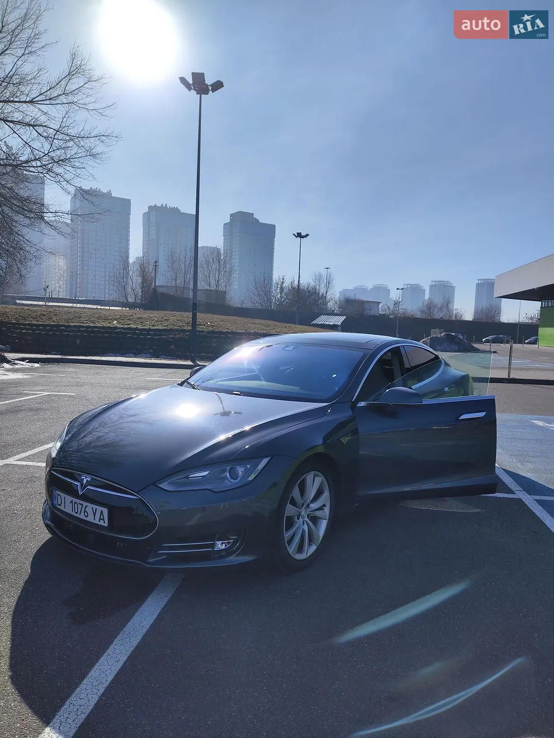 2015 Tesla Model S - мініатюра 4