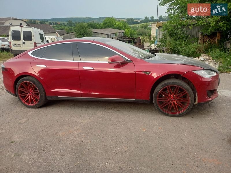 Tesla Model S 2013