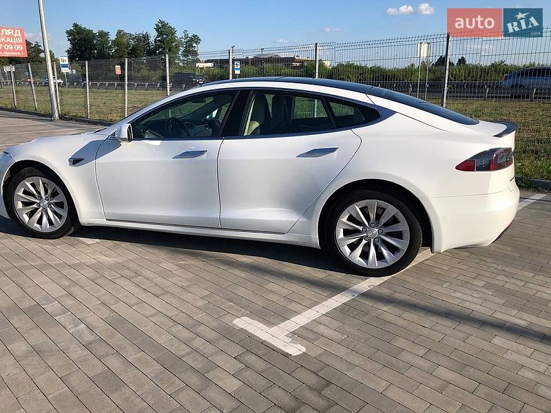 Ліфтбек Tesla Model S 2016 в Києві фото Ліфтбек Tesla Model S 2016 в Києві