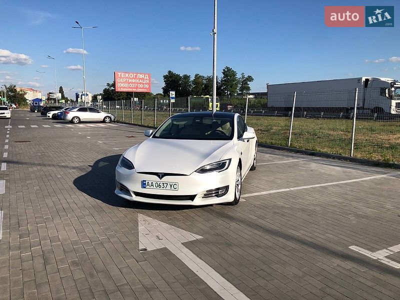 Ліфтбек Tesla Model S 2016 в Києві фото 4 Ліфтбек Tesla Model S 2016 в Києві